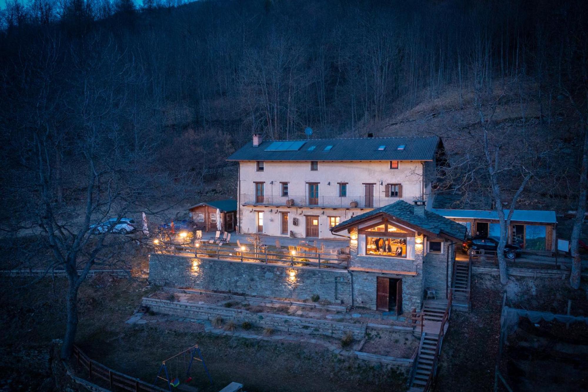 Locanda Il Campo Della Quercia San Damiano Macra Exterior photo